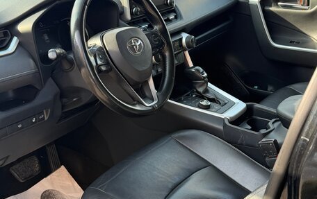 Toyota RAV4, 2020 год, 3 100 000 рублей, 8 фотография