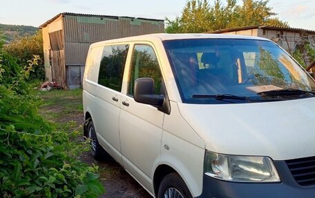 Volkswagen Transporter T5 рестайлинг, 2003 год, 650 000 рублей, 2 фотография