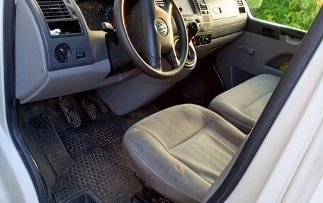 Volkswagen Transporter T5 рестайлинг, 2003 год, 650 000 рублей, 8 фотография