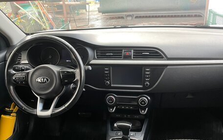 KIA Rio IV, 2018 год, 1 610 000 рублей, 9 фотография