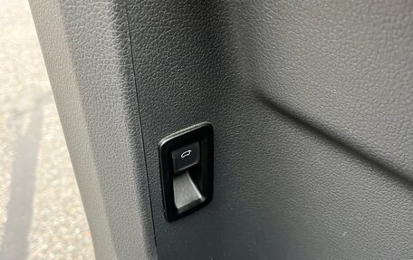 Volkswagen Multivan T6 рестайлинг, 2020 год, 4 799 000 рублей, 32 фотография