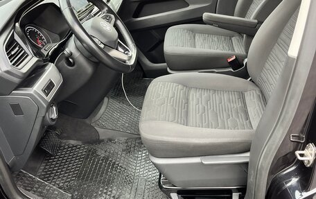 Volkswagen Multivan T6 рестайлинг, 2020 год, 4 799 000 рублей, 36 фотография