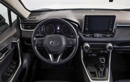 Toyota RAV4, 2020 год, 2 749 000 рублей, 10 фотография