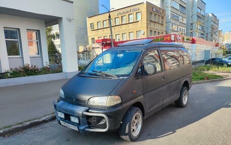 Mitsubishi Space Gear I рестайлинг, 1995 год, 590 000 рублей, 10 фотография