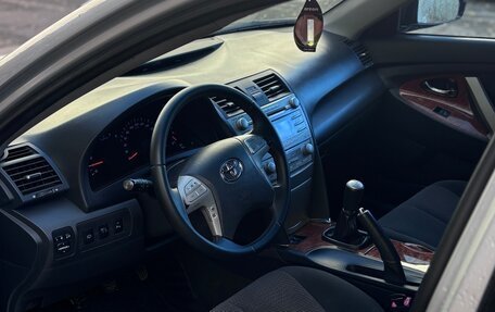 Toyota Camry, 2009 год, 1 000 000 рублей, 6 фотография