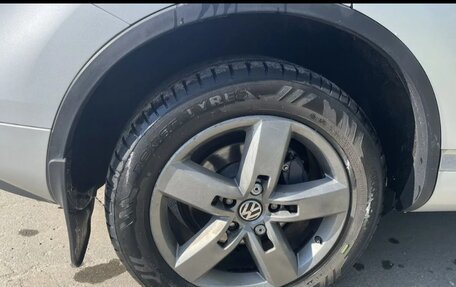 Volkswagen Touareg III, 2011 год, 1 700 000 рублей, 1 фотография