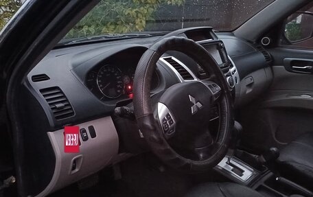 Mitsubishi Pajero Sport II рестайлинг, 2015 год, 2 500 000 рублей, 4 фотография