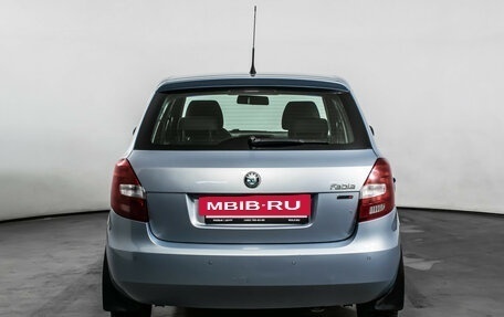 Skoda Fabia II, 2011 год, 640 000 рублей, 6 фотография