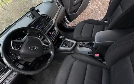 Hyundai Elantra VI рестайлинг, 2018 год, 1 310 000 рублей, 9 фотография