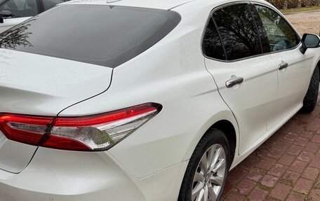 Toyota Camry, 2019 год, 3 300 000 рублей, 4 фотография