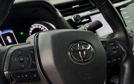 Toyota Camry, 2019 год, 3 300 000 рублей, 10 фотография