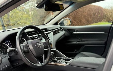 Toyota Camry, 2019 год, 3 300 000 рублей, 9 фотография