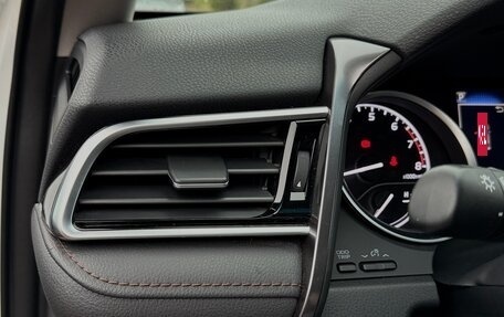 Toyota Camry, 2019 год, 3 300 000 рублей, 11 фотография