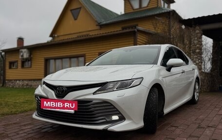 Toyota Camry, 2019 год, 3 300 000 рублей, 2 фотография
