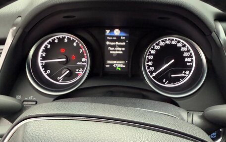 Toyota Camry, 2019 год, 3 300 000 рублей, 12 фотография