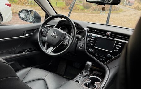 Toyota Camry, 2019 год, 3 300 000 рублей, 13 фотография