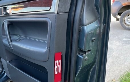 Volkswagen Touareg III, 2005 год, 700 000 рублей, 22 фотография