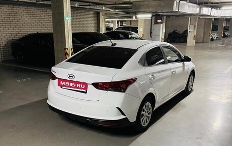 Hyundai Solaris II рестайлинг, 2021 год, 1 800 000 рублей, 4 фотография