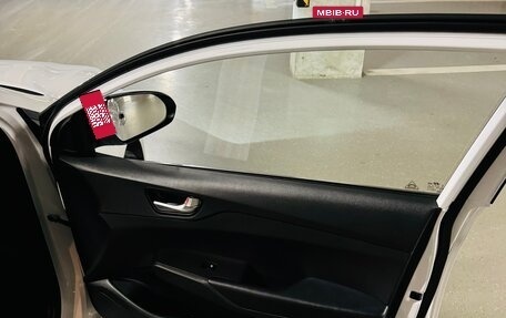 Hyundai Solaris II рестайлинг, 2021 год, 1 800 000 рублей, 21 фотография