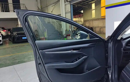 Mazda 3, 2022 год, 1 600 000 рублей, 12 фотография