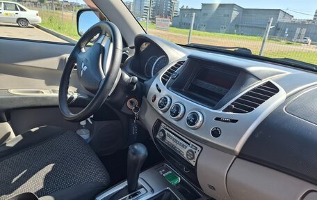 Mitsubishi L200 IV рестайлинг, 2011 год, 1 300 000 рублей, 9 фотография
