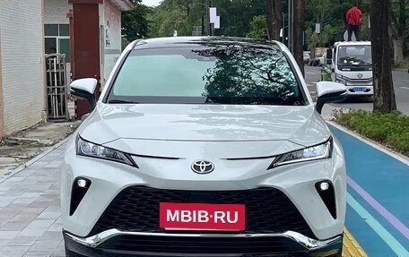 Toyota Venza, 2024 год, 3 752 027 рублей, 2 фотография