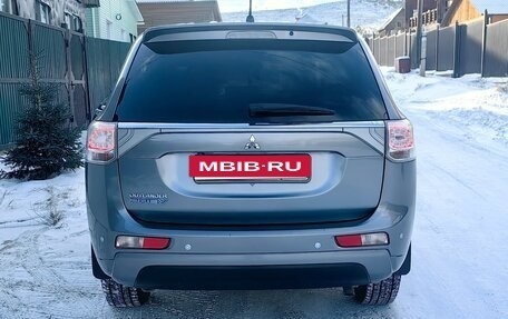 Mitsubishi Outlander III рестайлинг 3, 2013 год, 1 840 000 рублей, 4 фотография