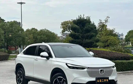 Honda Vezel, 2024 год, 1 900 000 рублей, 3 фотография