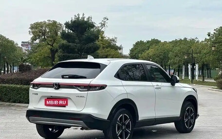 Honda Vezel, 2024 год, 1 900 000 рублей, 6 фотография