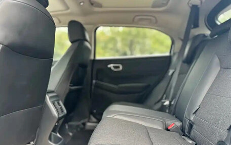 Honda Vezel, 2024 год, 1 900 000 рублей, 15 фотография