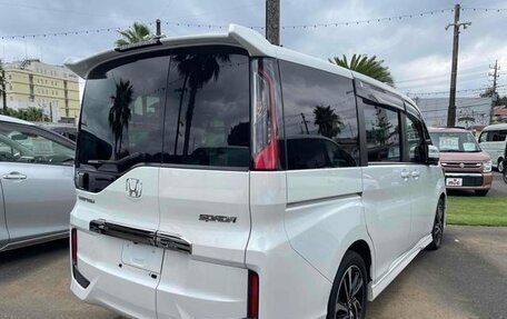 Honda Stepwgn IV, 2021 год, 2 300 000 рублей, 3 фотография