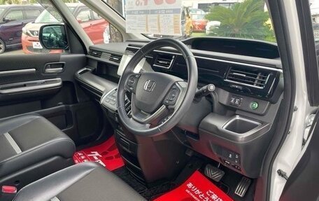 Honda Stepwgn IV, 2021 год, 2 300 000 рублей, 9 фотография