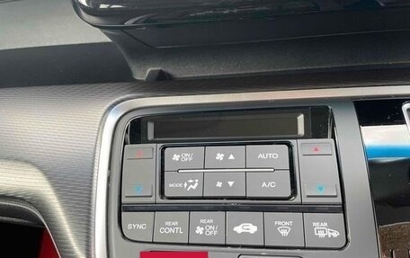 Honda Stepwgn IV, 2021 год, 2 300 000 рублей, 5 фотография