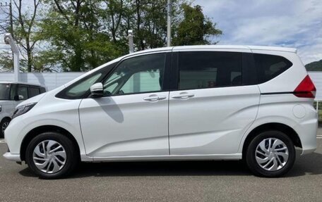 Honda Freed II, 2022 год, 1 900 000 рублей, 7 фотография