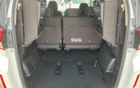 Honda Freed II, 2022 год, 1 900 000 рублей, 18 фотография