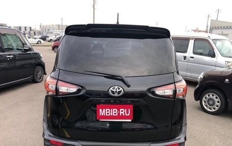 Toyota Sienta II, 2022 год, 1 070 000 рублей, 4 фотография