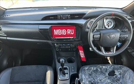 Toyota Hilux VIII, 2024 год, 4 600 000 рублей, 10 фотография