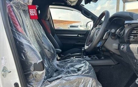 Toyota Hilux VIII, 2024 год, 4 600 000 рублей, 16 фотография