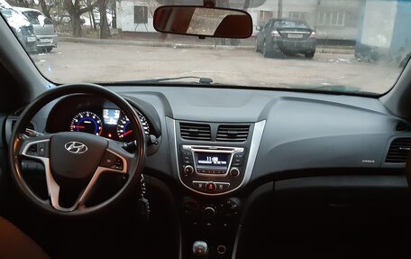 Hyundai Solaris II рестайлинг, 2014 год, 730 000 рублей, 10 фотография