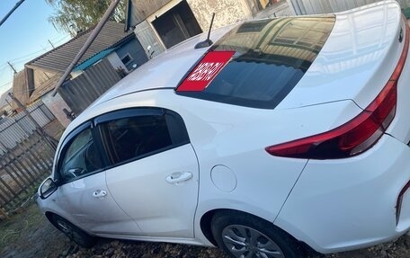 KIA Rio IV, 2018 год, 10 000 000 рублей, 2 фотография