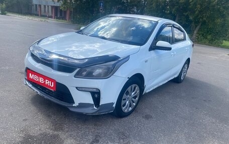 KIA Rio IV, 2018 год, 10 000 000 рублей, 23 фотография