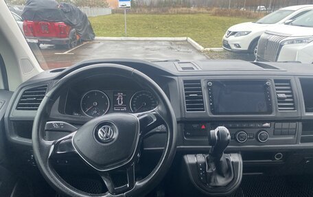 Volkswagen Caravelle T6 рестайлинг, 2018 год, 3 150 000 рублей, 6 фотография