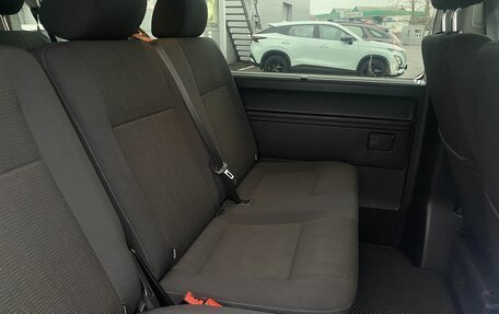 Volkswagen Caravelle T6 рестайлинг, 2018 год, 3 150 000 рублей, 14 фотография