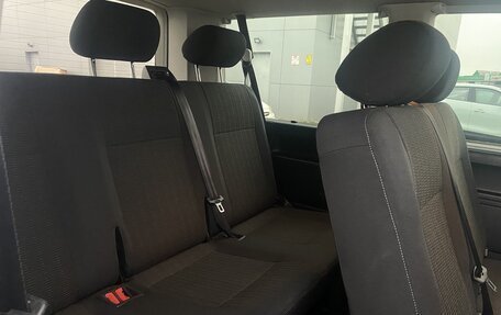 Volkswagen Caravelle T6 рестайлинг, 2018 год, 3 150 000 рублей, 13 фотография