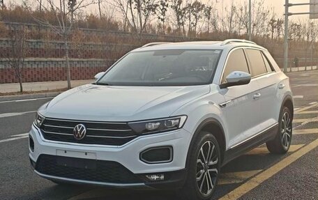 Volkswagen T-Roc I, 2021 год, 1 400 000 рублей, 1 фотография