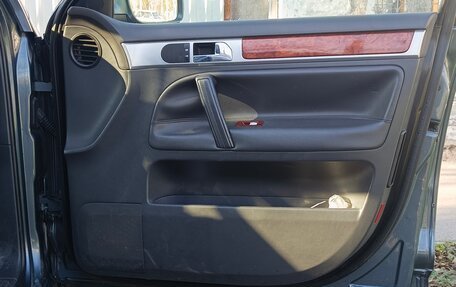 Volkswagen Touareg III, 2004 год, 800 000 рублей, 7 фотография