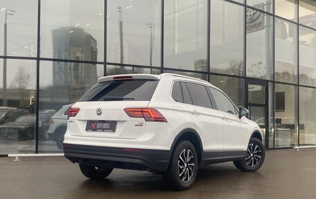 Volkswagen Tiguan II, 2017 год, 2 150 000 рублей, 2 фотография