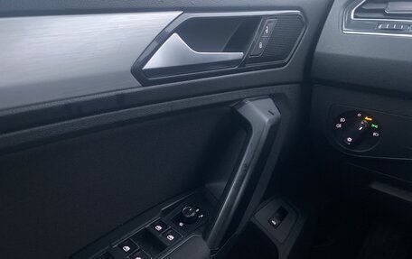 Volkswagen Tiguan II, 2017 год, 2 150 000 рублей, 11 фотография