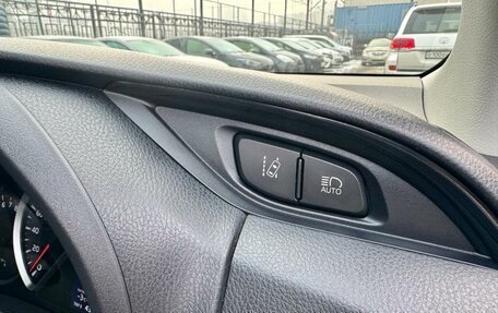 Toyota Vitz, 2019 год, 1 099 000 рублей, 18 фотография