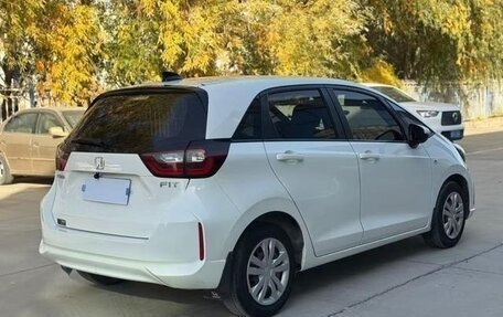 Honda Fit, 2021 год, 1 000 000 рублей, 6 фотография